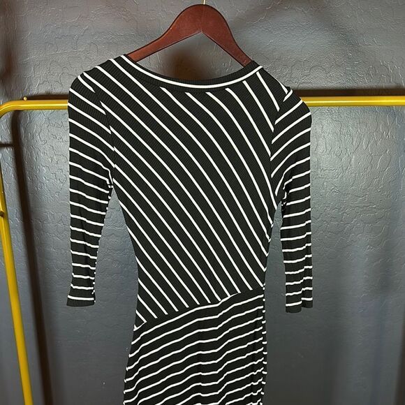 Lulus Knee-length Black and White Sheath Dress with Long Sleeves - Picture 3 of 4